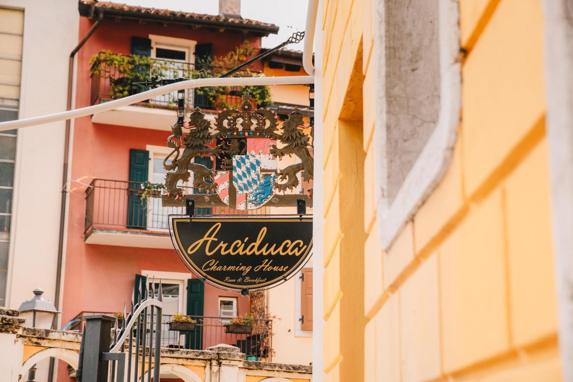 Arciduca Charming House Room & Breakfast Arco Esterno foto
